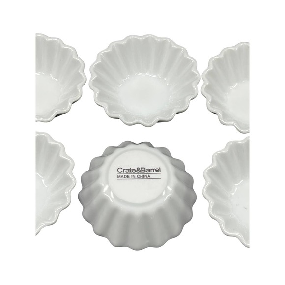 Crate & Barrel Tartlet Baking Molds Set of 6 White Stoneware - Never Used - Picture 3 of 3